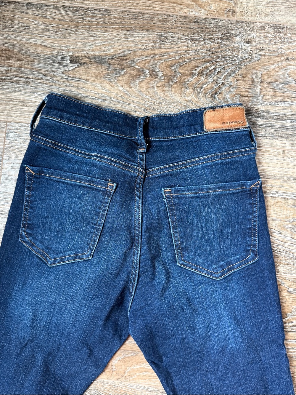 ✨ Express Legging Mid Rise Jeans ✨ - Picture 6 of 7